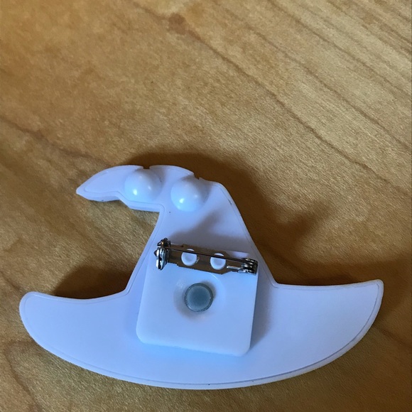 NWT Halloween Spiderweb Earrings and Halloween Light-up Brooch - Picture 3 of 4